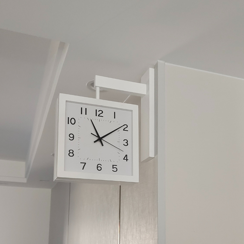 Wooden Double Sided Wall Clock - Japanese Living Lifestyle 评论和价格
